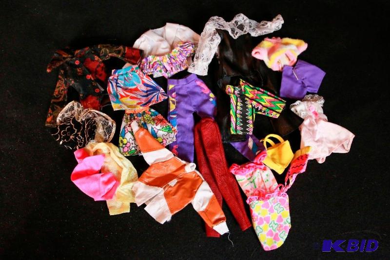 lot 184 image: Original Barbie Clothes & Accessories Lot