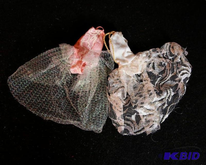 lot 186 image: Original Barbie Clothes & Accessories Lot
