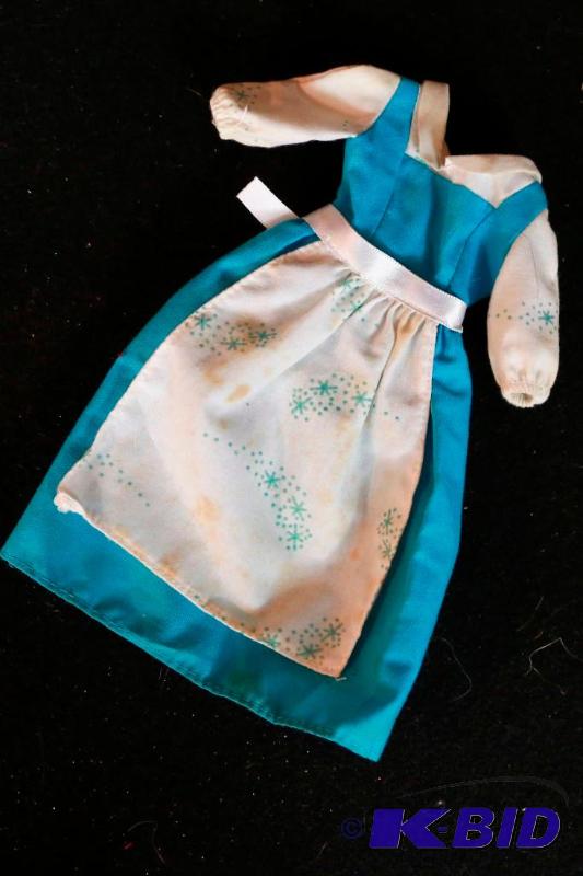 lot 189 image: Original Barbie Clothes & Accessories Lot
