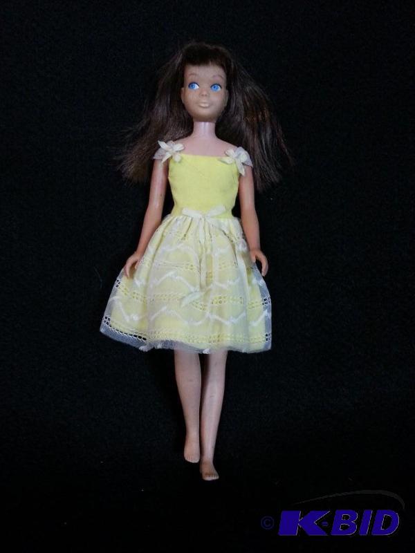 lot 19 image: Vintage Barbie Doll