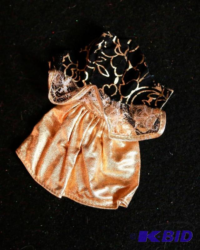 lot 193 image: Original Barbie Clothes & Accessories Lot