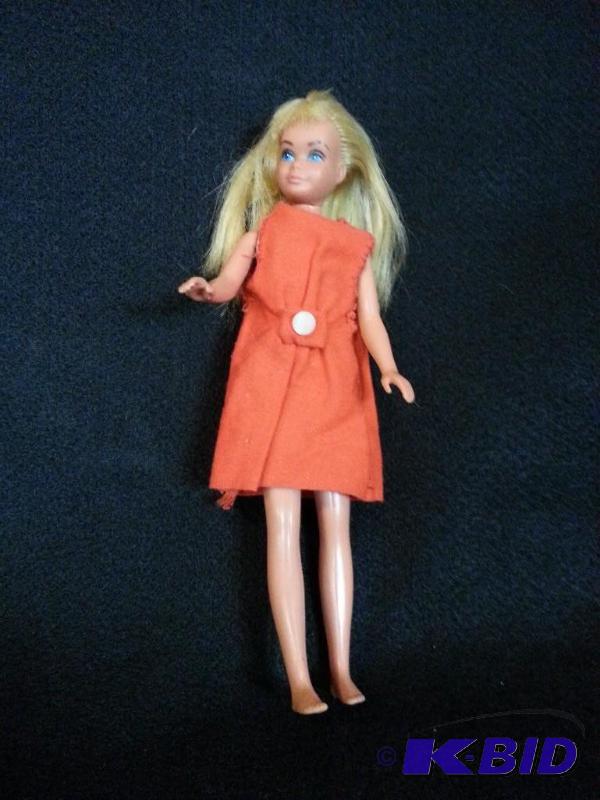 lot 20 image: Vintage Barbie Doll