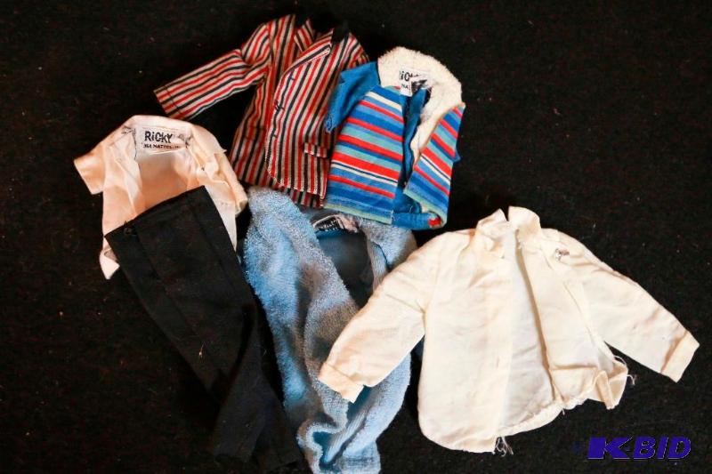 lot 206 image: Original Barbie Clothes & Accessories Lot