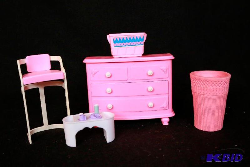 lot 226 image: Original Barbie Accessories Lot