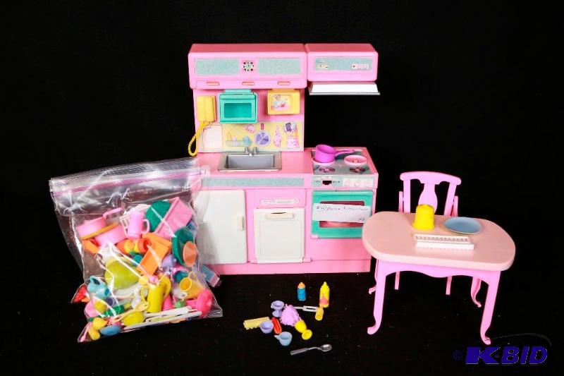 lot 227 image: Original Barbie Accessories Lot