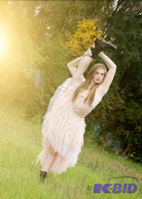 lot 237 image: Sue Dropp of Dropp Visual Photography & Videography