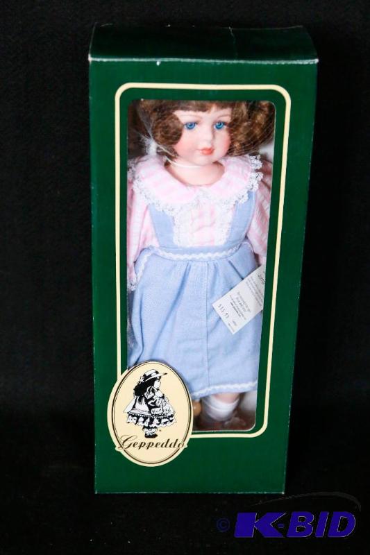 lot 258 image: Geppeddo Jill and her Jump Rope Bisque Doll NIB