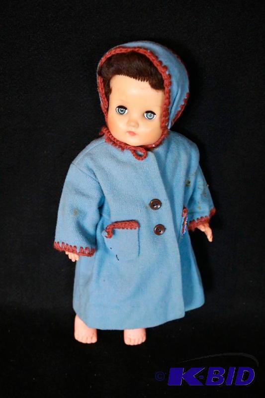 lot 270 image: 1950s Horsman Doll w Original Clothes & Box