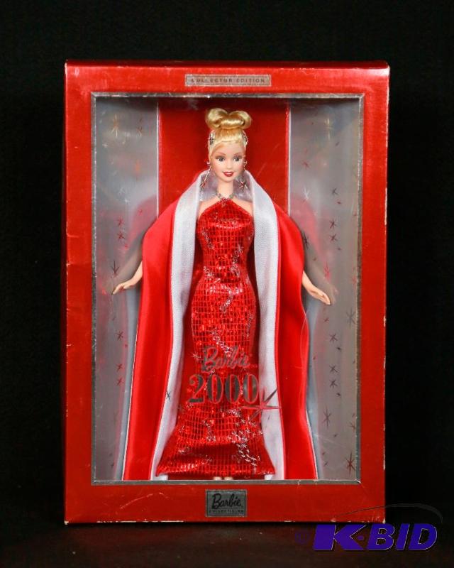 lot 44 image: Barbie 2000 Collectors Edition NIB
