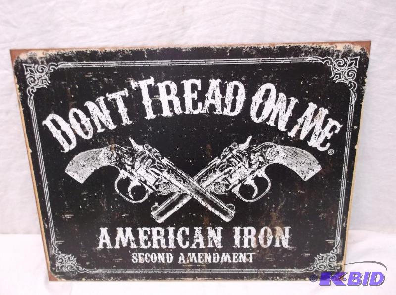 lot 10 image: Collectable Dont Tread On Me sign measuring ...