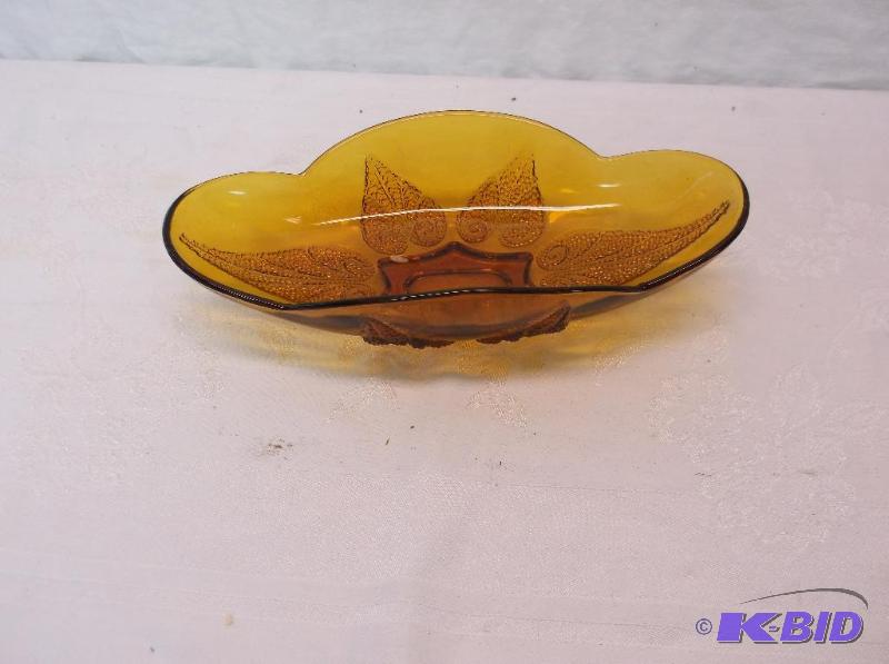 lot 117 image: Beautiful embossed amber glass dish relist du...