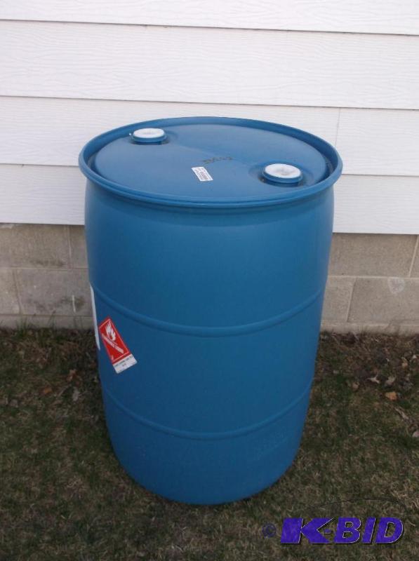 lot 179 image: Blue plastic 55 gal. food grade barrel with l...