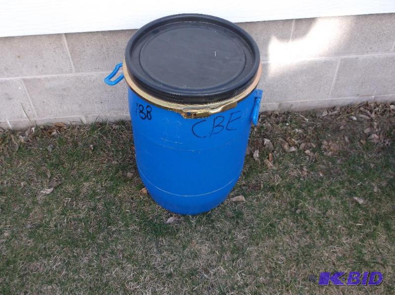 lot 193 image: 20 gal. blue food grade barrel with locking l...