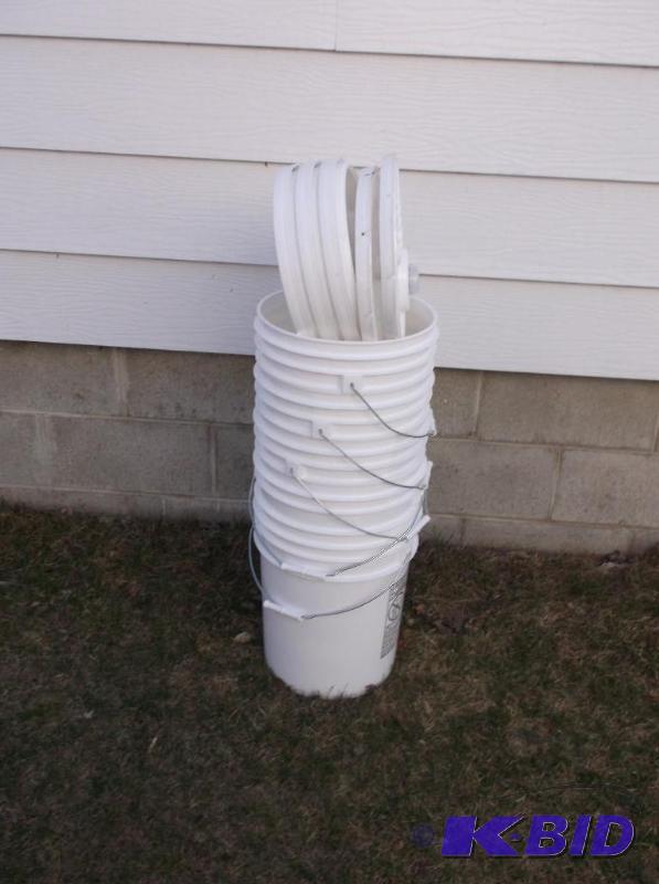 lot 197 image: 5-5 gal. food grade pails with lids in good u...