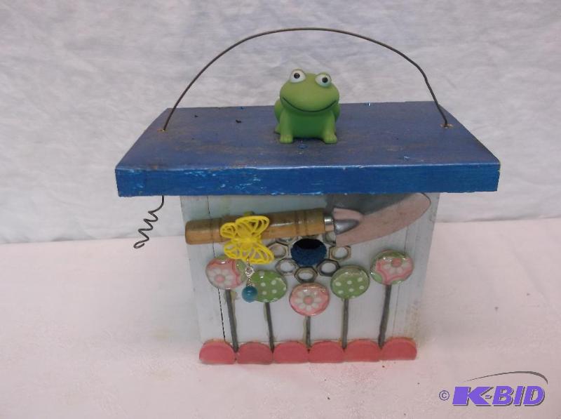 lot 76 image: Hand crafted bird house in good usable condit...