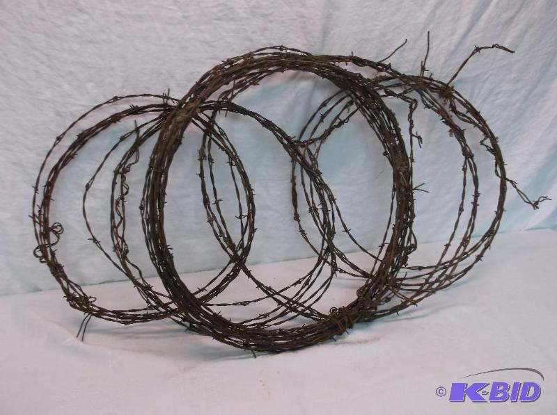 lot 81 image: 5 short rolls or barbwire great for crafting....