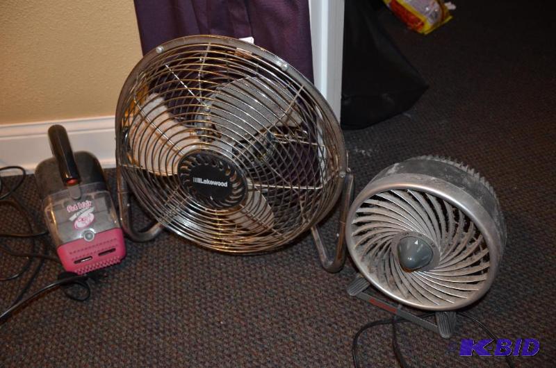 lot 113 image: Bissell Pet Hair Eraser, Lakewood fan, Honeyw...