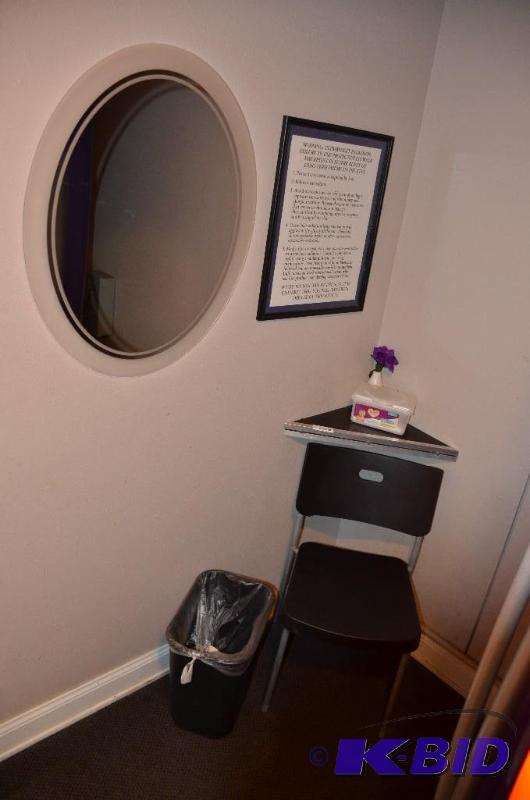 lot 58 image: Mirror 23x 31", chair, corner shelf, whi...