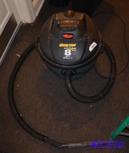 lot 74 image: Shop Vac model 86L350 8 gallon, powers up...