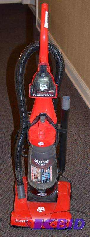 lot 77 image: Dirt Devil model UD70105 Turbo Tool Breeze Tu...