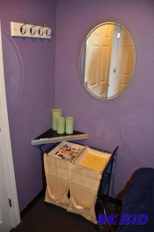 lot 96 image: Mirror 23x31, towel basket 16x 24&quotx 24&q...