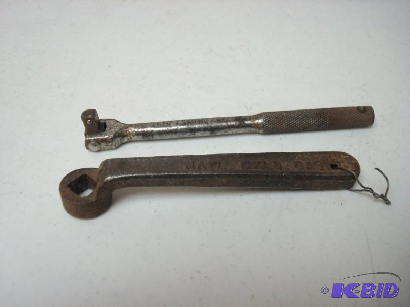 lot 117 image: Pair Of Vintage Tools, One Craftsman, Natl&nb...