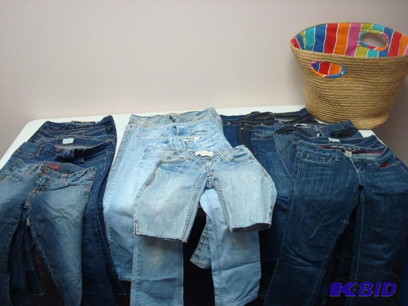 lot 136 image: Lot Of Girls Jeans, Different Sizes And Brand...