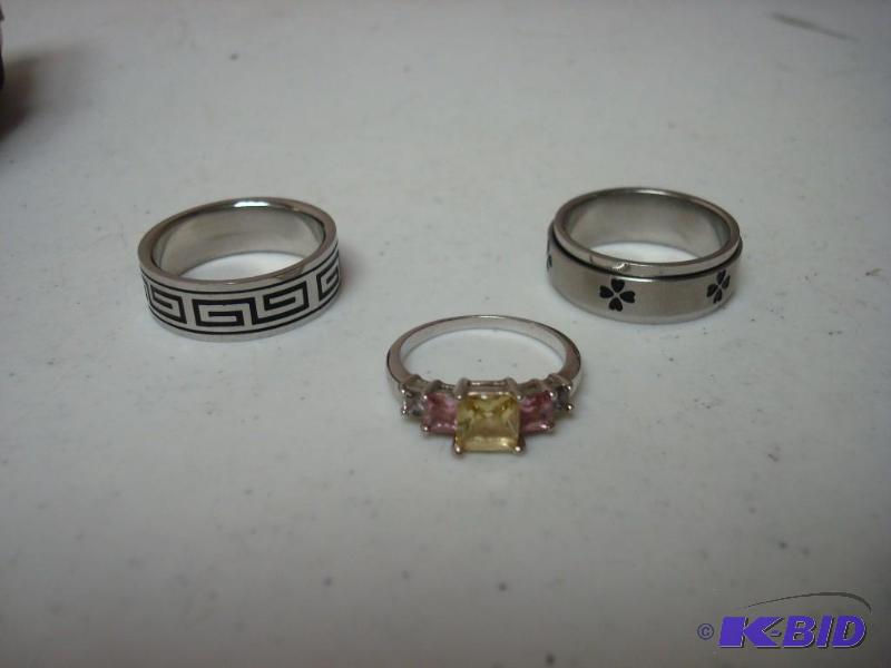 lot 155 image: Lot Of Rings...
