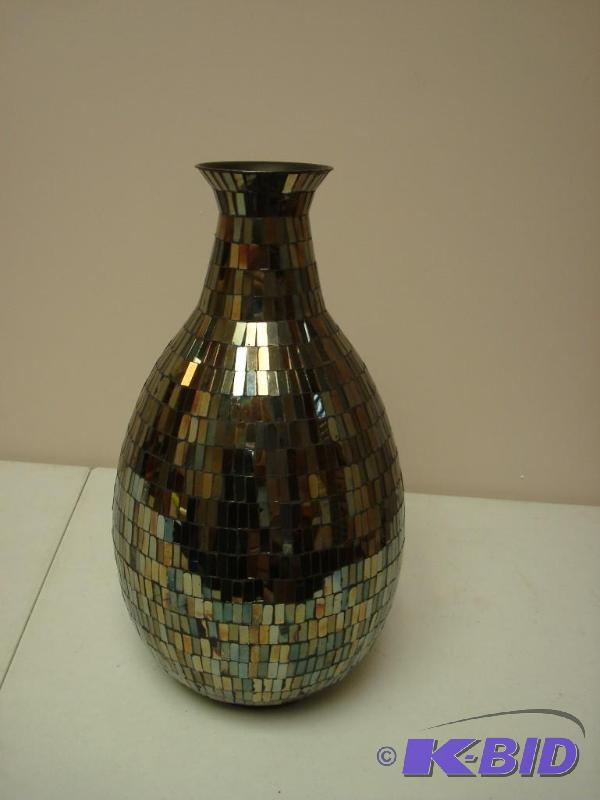lot 70 image: Mirrored Plant Vase ...