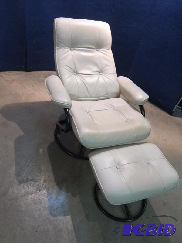 Swivel Reclining Chair w Ottoman