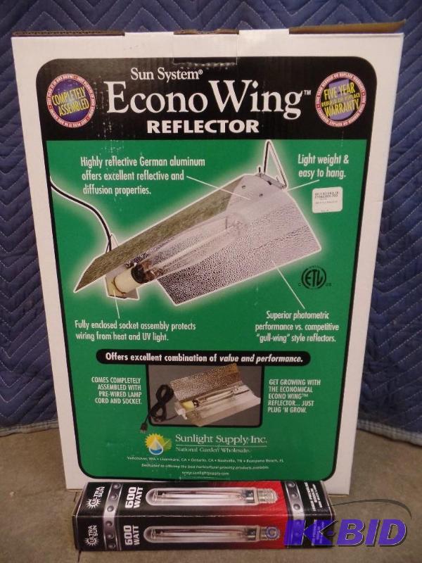 EconoWing Reflector and 600 Watt High Pressure Sodium Lamp