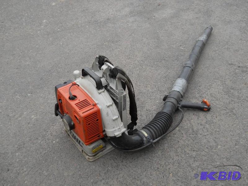 Stihl BR 420C Magnum Blower. Works.