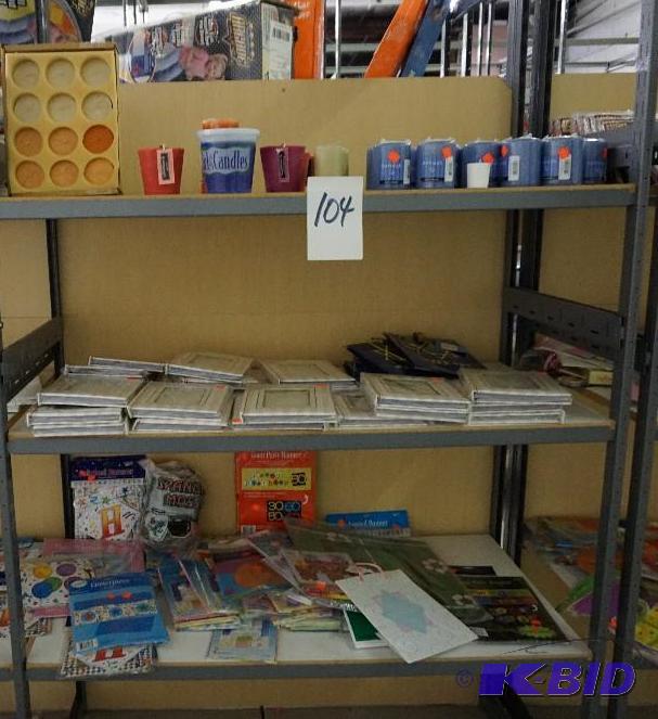 lot 104 image: 1 Lot of Candles, Photo Albums and Gift Bags ...