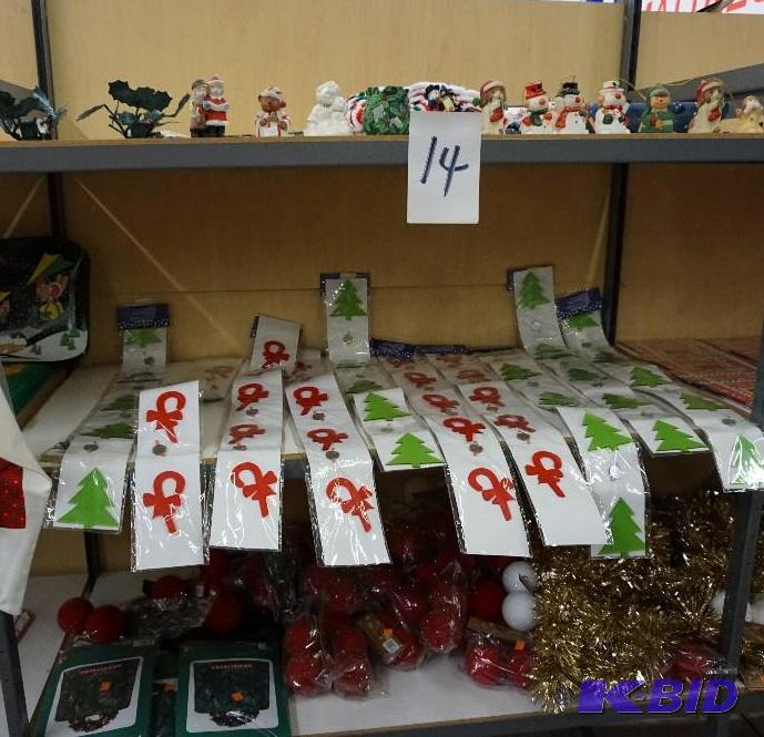 lot 14 image: 1 Lot of Assorted Christmas Accessories and D...