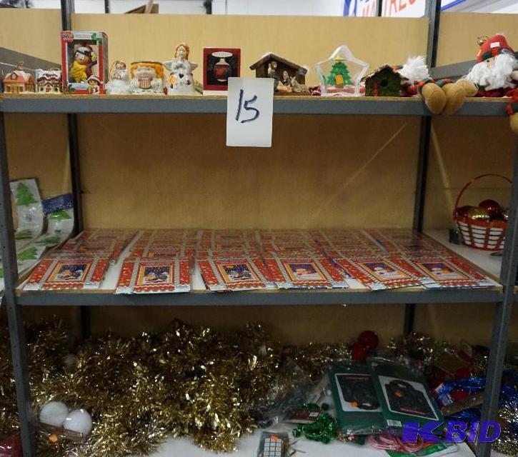 lot 15 image: 1 Lot of Assorted Christmas Accessories and D...