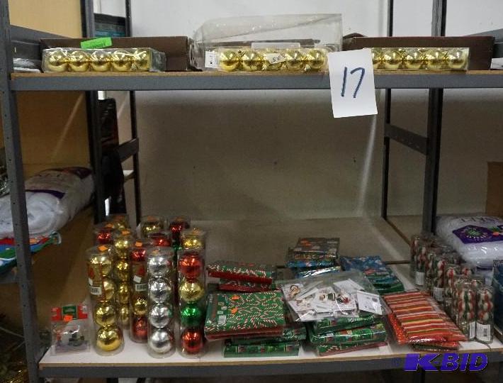lot 17 image: 1 Lot of Assorted Christmas Accessories and D...