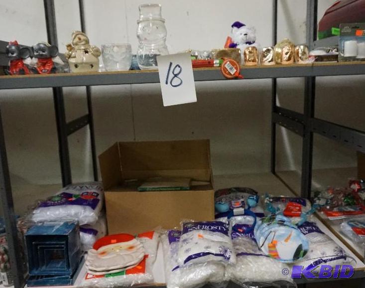 lot 18 image: 1 Lot of Assorted Christmas Accessories and D...
