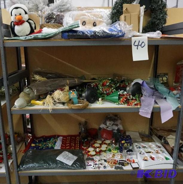 lot 40 image: 1 Lot of Holiday and Floral Decor In New Cond...