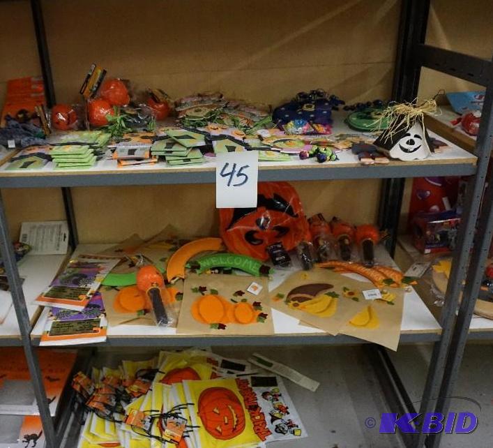 lot 45 image: 1 Lot of Assorted Halloween Display Items and...