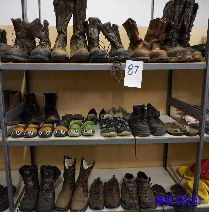 lot 87 image: 1 Lot of Assorted Shoes and Boots in Various ...