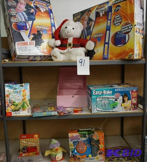 lot 91 image: 1 Lot of Assorted Toys and Games...