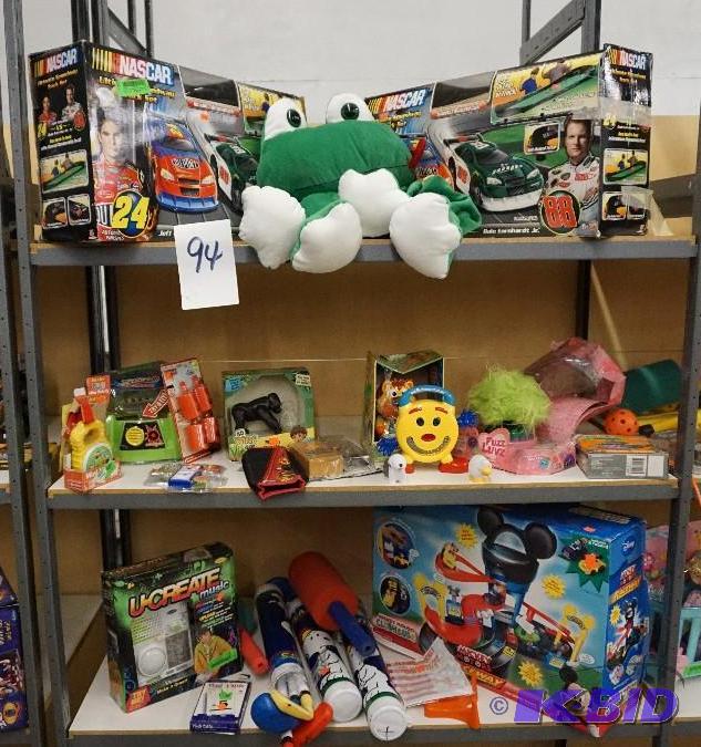 lot 94 image: 1 Lot of Assorted Toys and Games...
