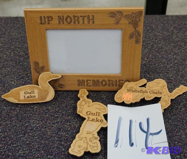 lot 114 image: Up North Themed Picture Frame With Refrigerat...