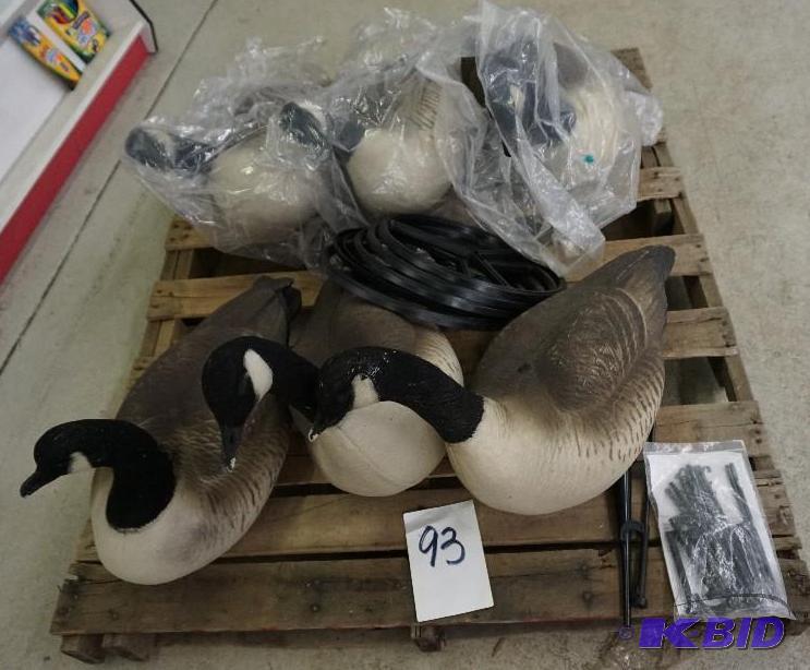 lot 93 image: Set of  - 6 Goose Decoys With Rotating B...