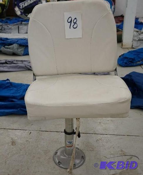 lot 98 image: Swivel Eze Boat Pedestal Seat With Large Seat...