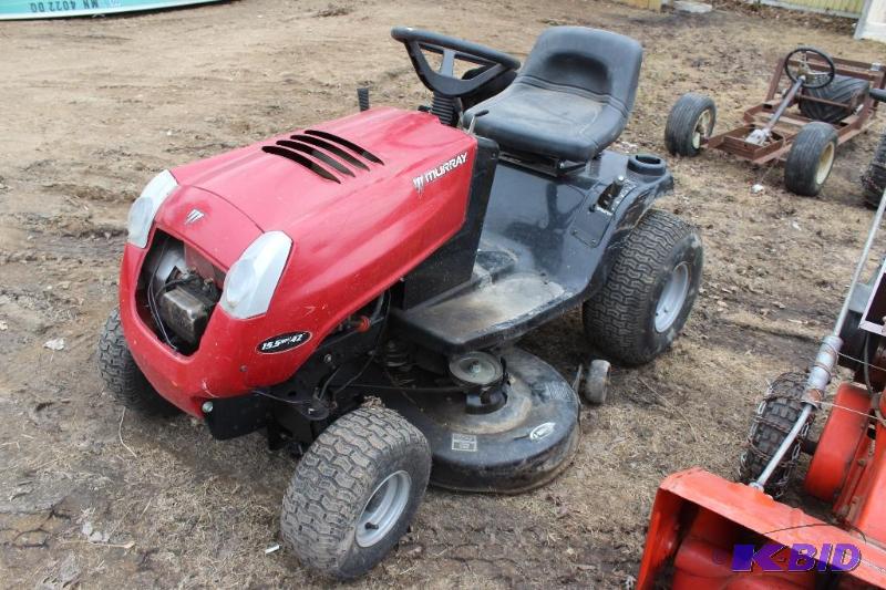lot 15 image: Murry 15.5 HP Riding Lawn Mower 42 Cut