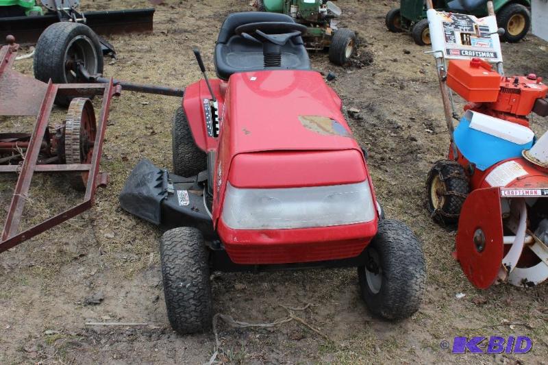 lot 18 image: Yard Machine 12.5HP