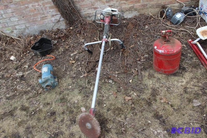 lot 19 image: Large Brush Cutter