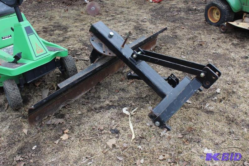 lot 27 image: 3 Point Pull Behind Blade