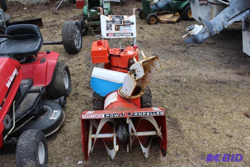 lot 3 image: Craftsman Snow Blower